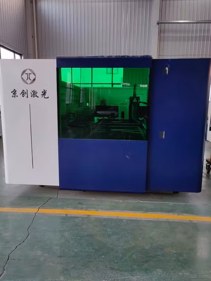 CNC-Schneidemaschine Hochgeschwindigkeits-Faserlaserschneiden / CNC-Faserlaserschneidemaschine zum Schneiden von Blechen 4020 bis zu 4 kW
